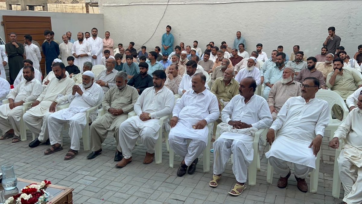 RashidNasrulah's tweet photo. آزاد کشمیر انتخابات میں لیگی ٹیموں کی تیاری تمام بقیہ جماعتوں سے بہت بہتر ہے۔ ڈور ٹو ڈور کیمپینز، کارنر میٹنگز صرف مسلم لیگ ن ہی کی نظر آ رہی ہیں۔ کشمیر شیر کا https://t.co/3QXyIc4Ldh
