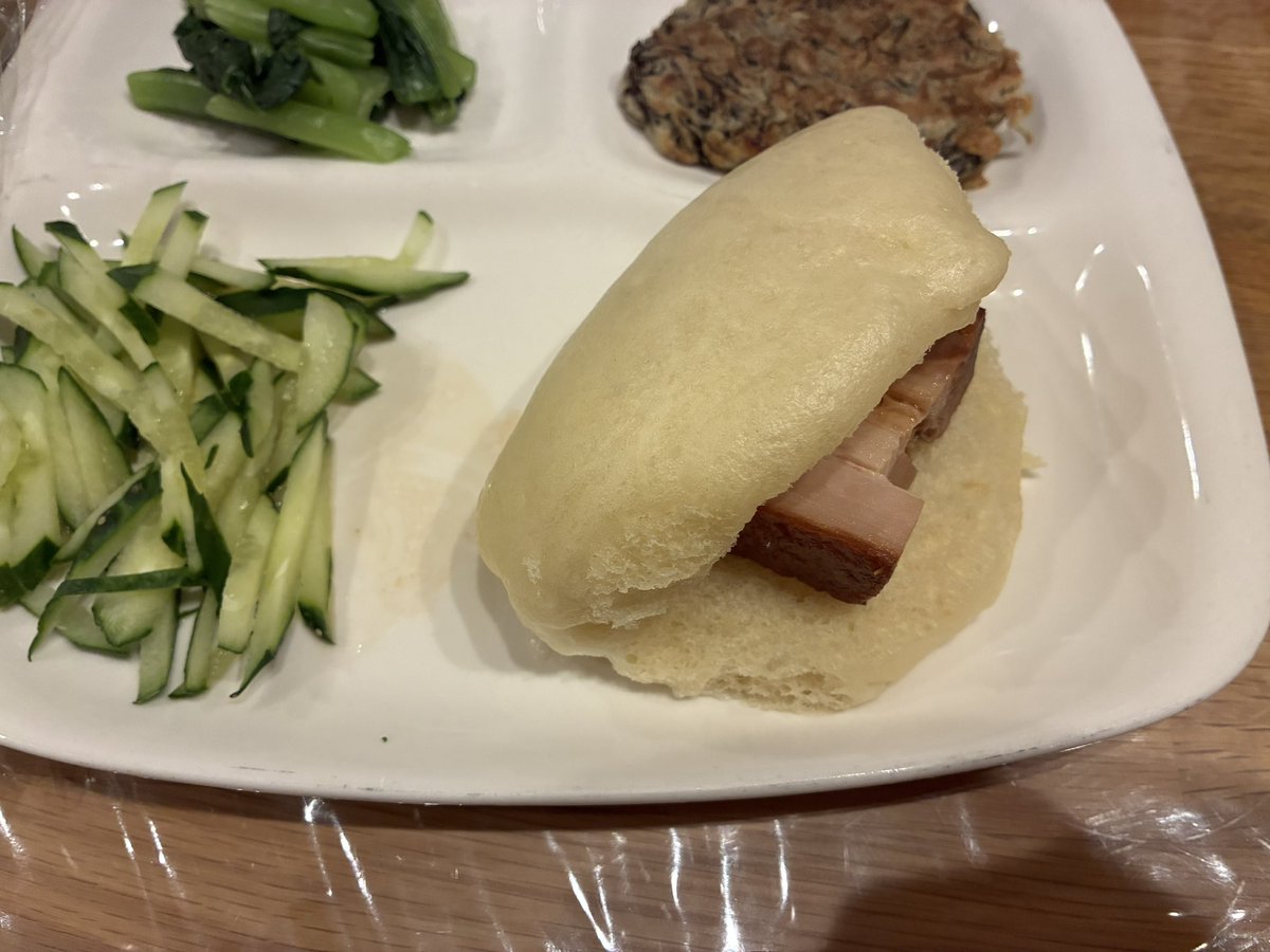 kekeke___7's tweet photo. グーパオ https://t.co/AVHEZvK4wo