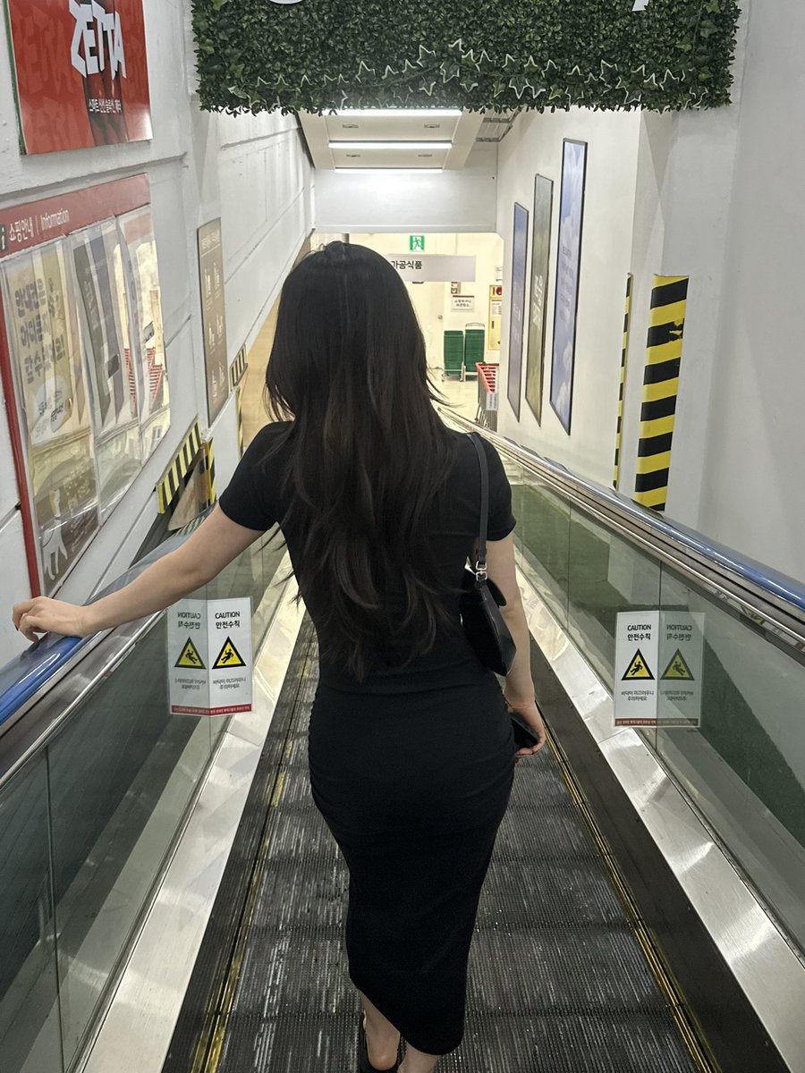 beenqueen6's tweet photo. 현실에서 너넨 나한테 말도 못 걸고 쳐다도 못 보고 ㅋㅋ 속으로 돈 바칠 생각만 하지? 병~신
생각만 하지말고 실행하자 🏧🤏🏻
실시 😘

#핀돔 #핀섭 #상납 #호구 #자지갑 #인간atm #인간지갑 #실시 #인출 #펨돔 #findom https://t.co/3GYbiFZSJo