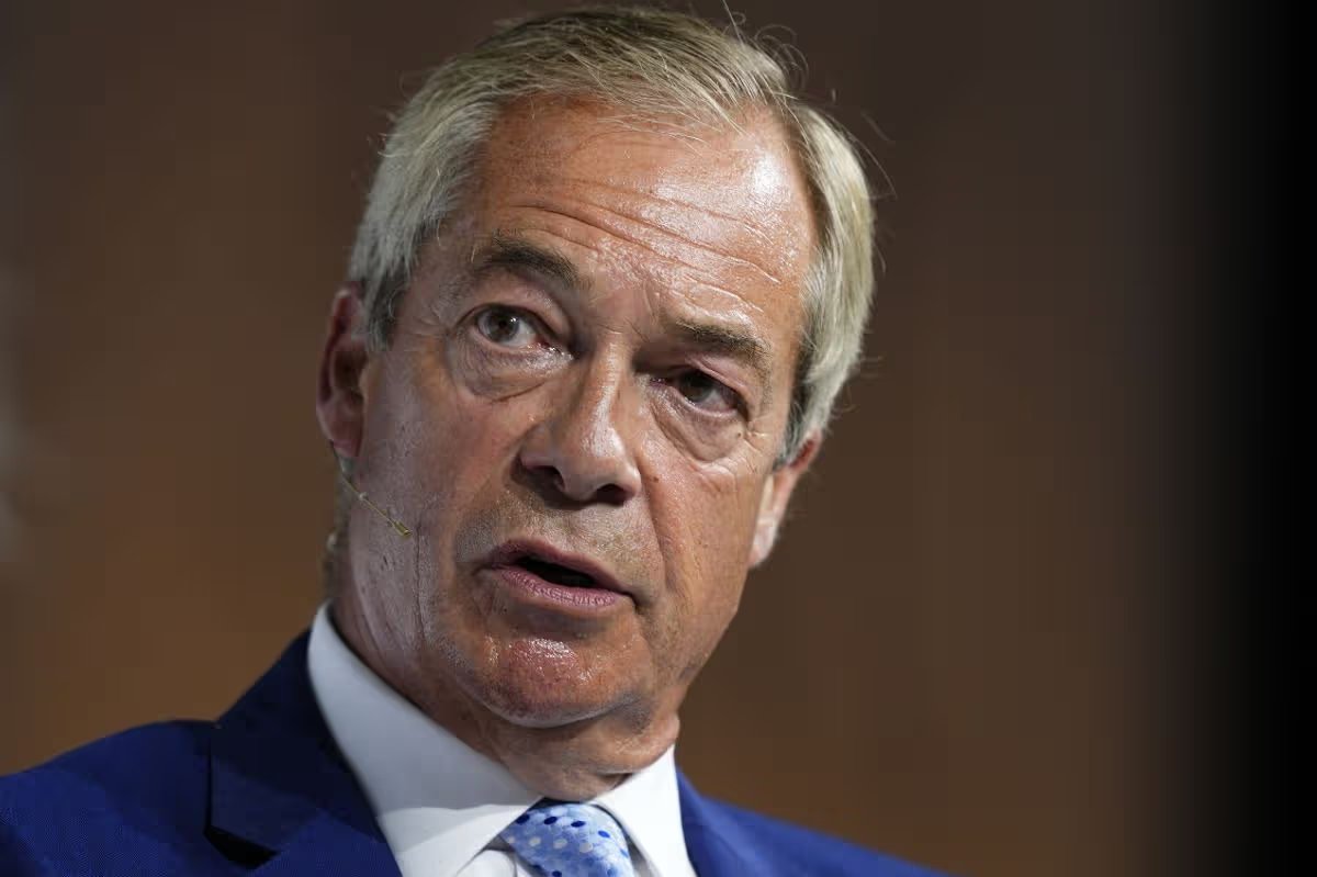 dave43law's tweet photo. As per the Trump playbook Farage is now said to be considering legal action against the Times for undertaking journalism.

If this plays out like Harborne assume it will be Posh George not Farage taking any action

Continual threats of lawfare from the man who tells the gullible that he stands for free speech - just not scrutiny it seems