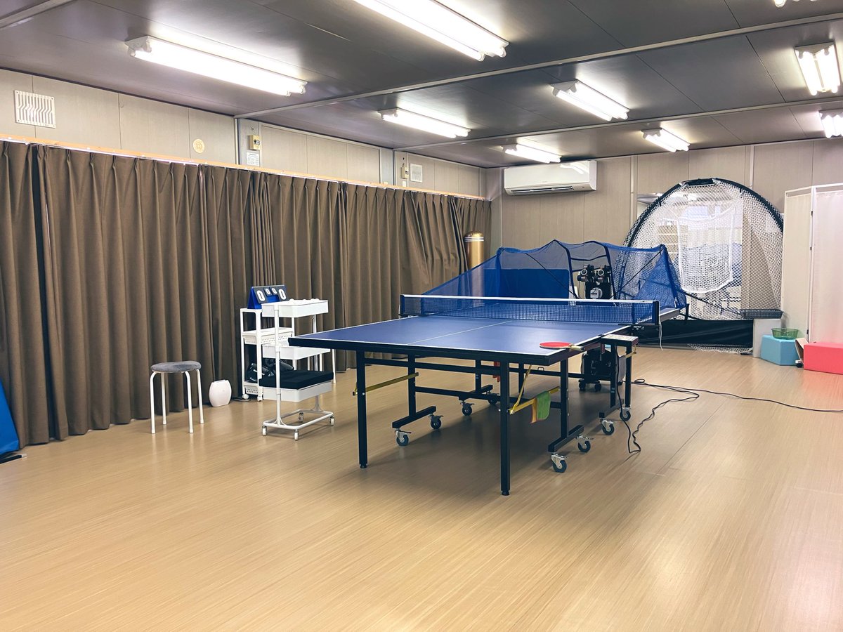 narutohashimoto's tweet photo. 本日の営業は終了致しました🙇
明日の火曜日は9時〜19時頃まで整体院・卓球場共に営業しております！！
宜しくお願い致します🙇

#整体院
#鳴門
#徳島
#ラージボール
#卓球 https://t.co/3TYEnHDZxz