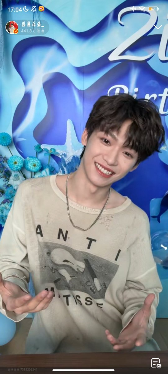 handao29's tweet photo. Xem live ko hiểu j, chỉ biết là Du ko thuộc lời bài hát 🤫

CHERISH 24TH WITH ZIYU
#HappyBirthdayZiYu https://t.co/7NgKMzMhJb