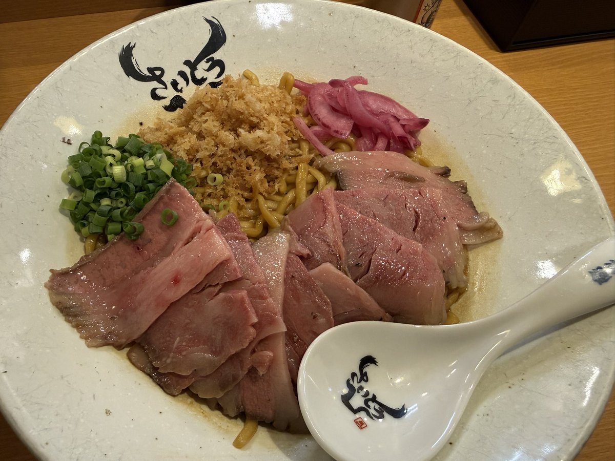 moke339's tweet photo. 久しぶりの秋葉原！
以前は夜限定だったまぜそばが昼でも食べられるようになったので、食べたいっ！ってずっと思ってたので行ってきた。
今月限定のグリーンカレーラーメンも気になったけど、まぜそば食べたくて来たから。

ついでに秋葉原ぶらついてたらフィギュア衝動買いしてしまった笑 https://t.co/h2hv8BPmwx