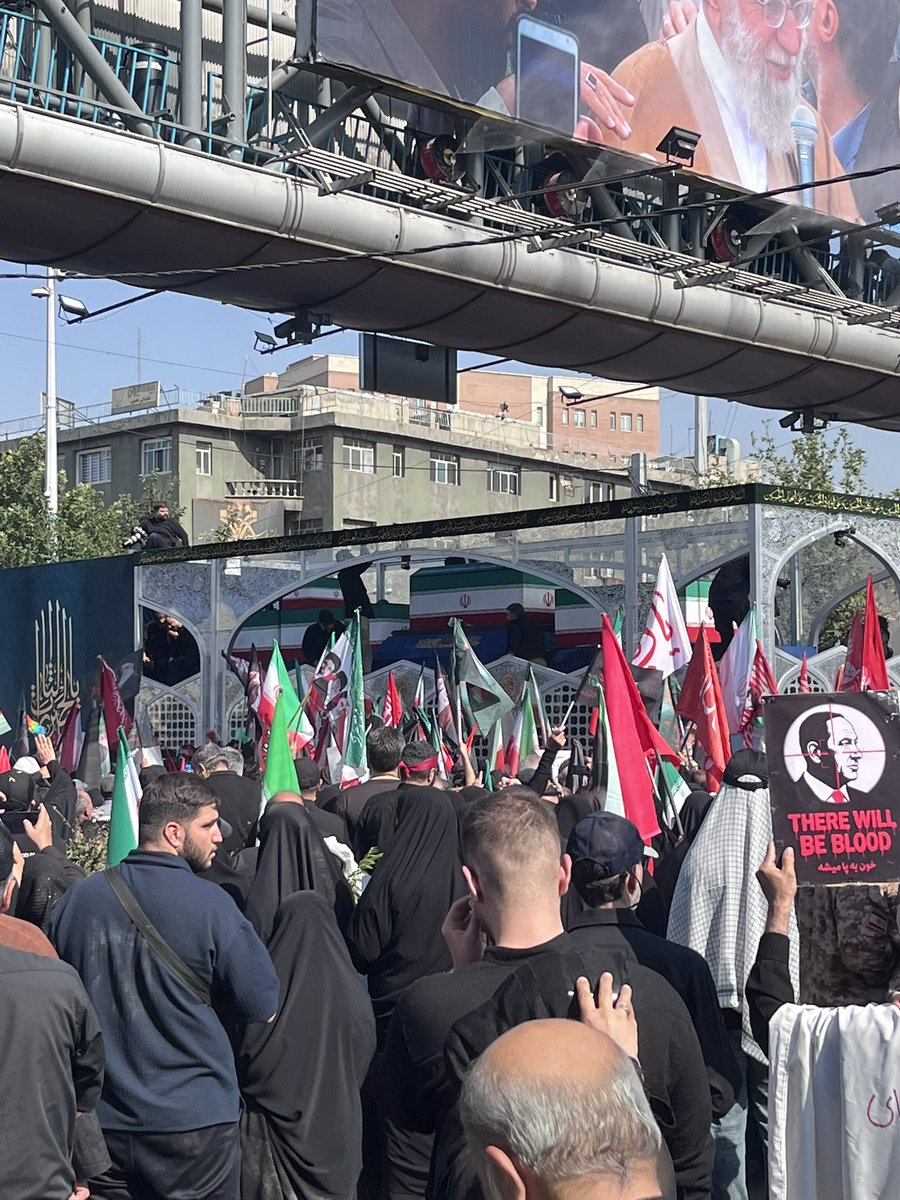 NamadchiA's tweet photo. آخرین ساعاتیه که درتهرانی
درپناه امام رضاباشی عزیزایران
تاابددرقلب مایی.😭
#شهید_خامنه_ای https://t.co/tNDKnDsqaZ