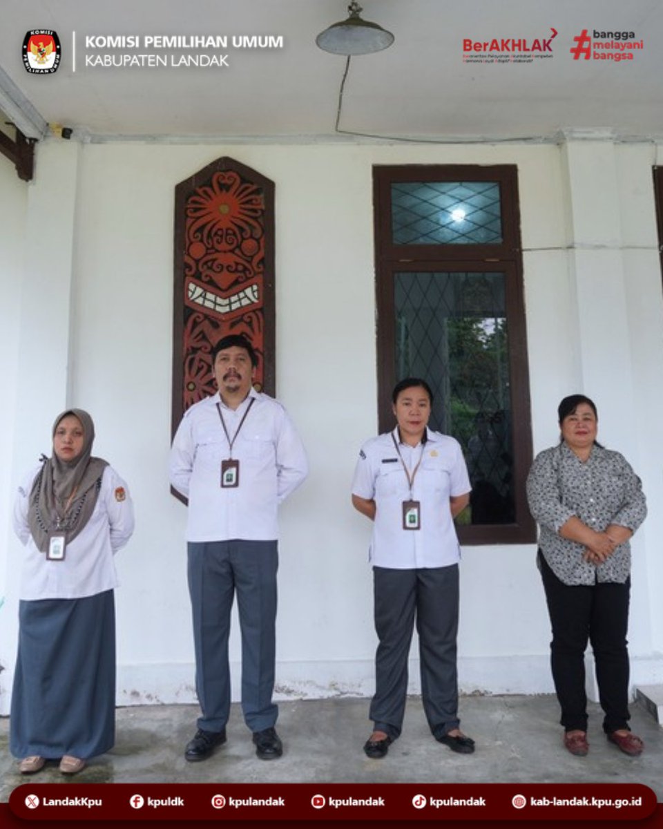 LandakKpu's tweet photo. #TemanPemilih, Komisi Pemilihan Umum Kabupaten Landak melaksanakan Apel Rutin, Senin (6/7/2026) bertempat di  Kantor Komisi Pemilihan Umum Kabupaten Landak. 

#KPUMelayani 
#kpukabupatenlandak https://t.co/Y4FWfcA5nE