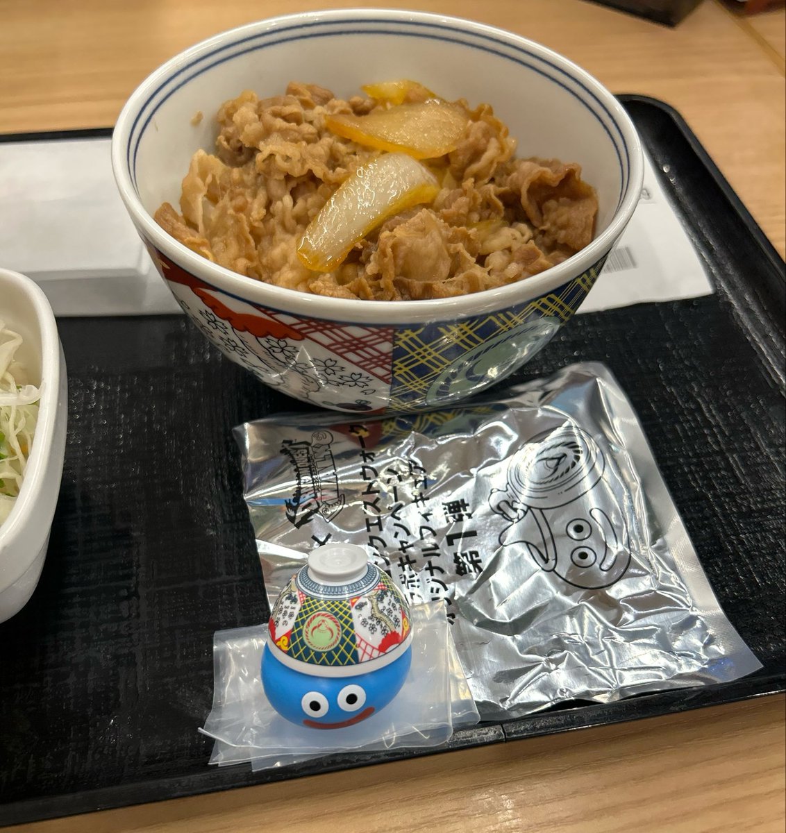 hpmixx's tweet photo. 今年9回目の #献血 終了
吉野家でどんぶりスライムもてにいれた https://t.co/zmtupxHbGT