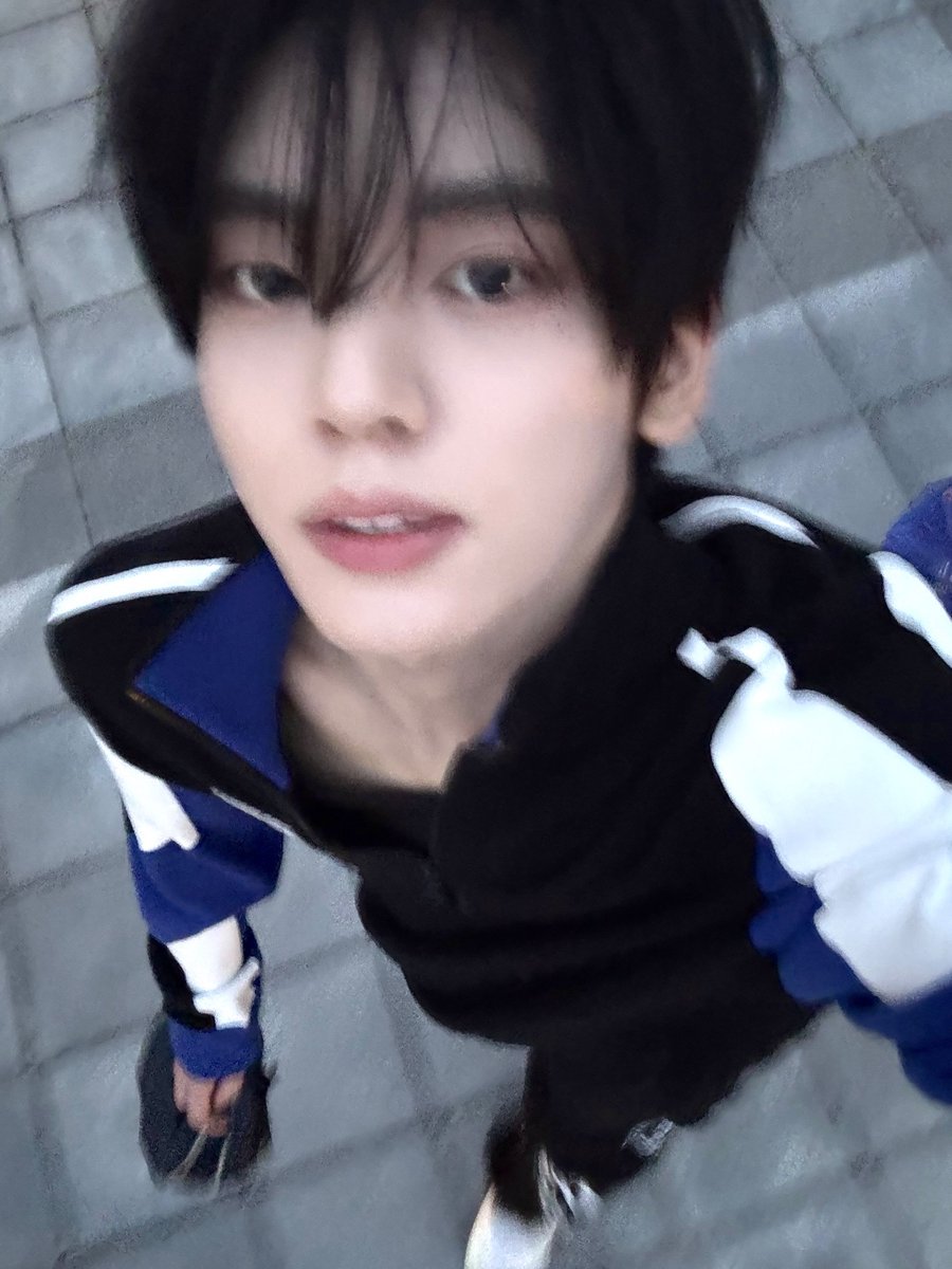 arahamzzz's tweet photo. 남신경 1나도안쓰고    물복이한테보내줄 셀카나찍고앉앗는   뽀

들고튀고싶을만큼 소중함 https://t.co/Zvx1Ioq1RJ