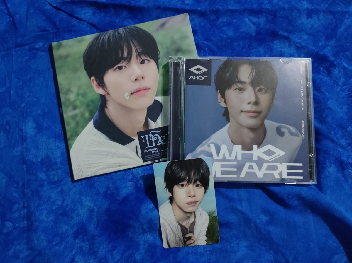 jlsource's tweet photo. Jeongwoo WWA jewel version and The Passage digipack
random-official photocards

RT and comment mine to join https://t.co/qgXAooLYhl