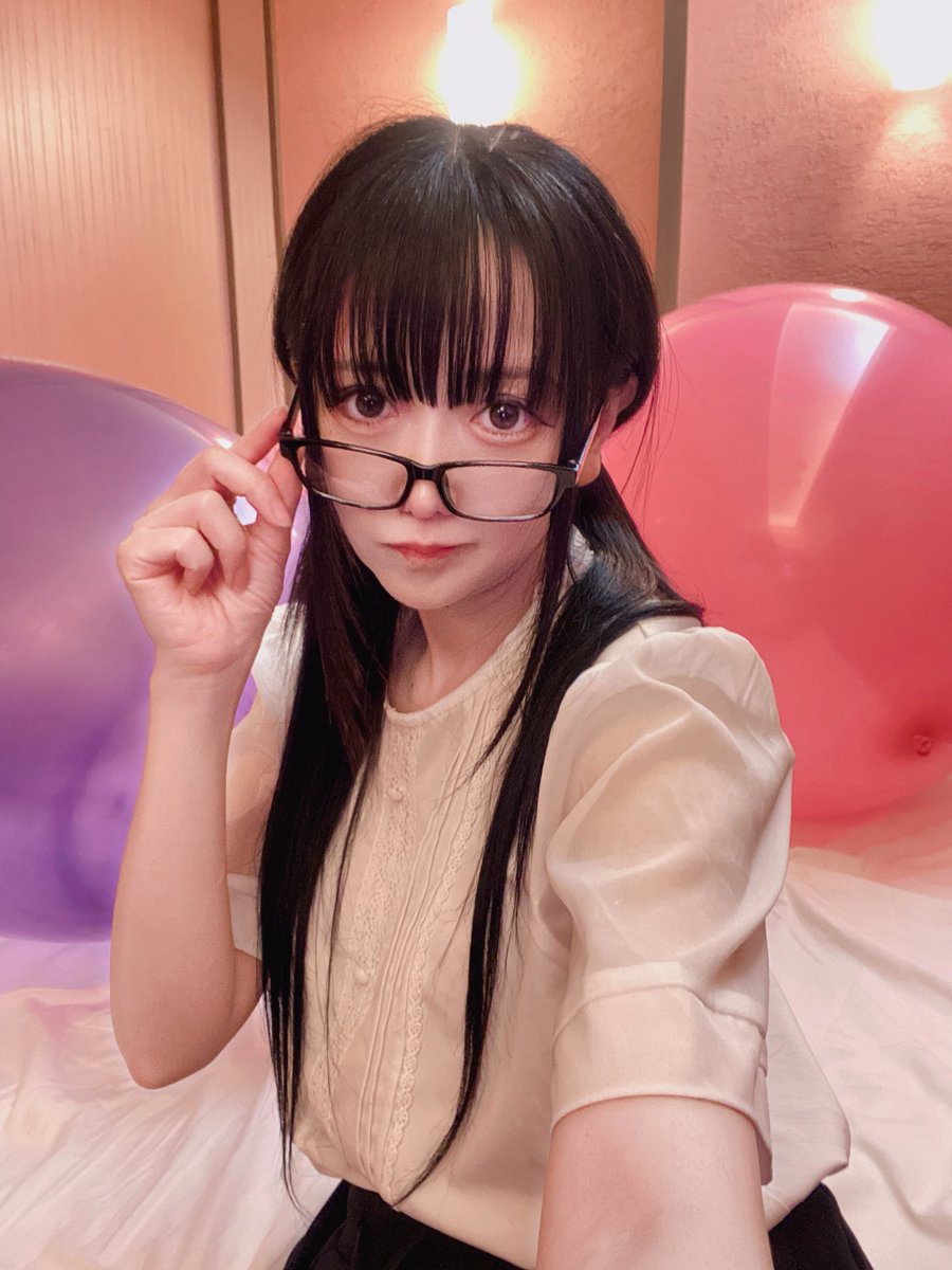MiunaMochiduki's tweet photo. ひなたちゃんの風船ショップ🐣でお仕事してきました🎈♡ありがとうございました！！！メイド服で水中🐟🫧もがんばったのでUP楽しみにしててください！！！リクエストくださると、またこうしたお仕事ができるので、たくさんリクエストまってます🎶 https://t.co/kI4pdXEtFp