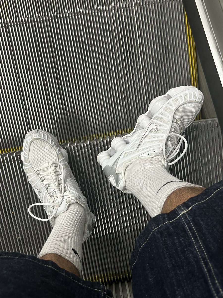 PrettyFeetek's tweet photo. Alguien por Madrid? 
#feetfetısh #feetِ #gay #pies #footfetısh #foot https://t.co/dG8yzt0YhP
