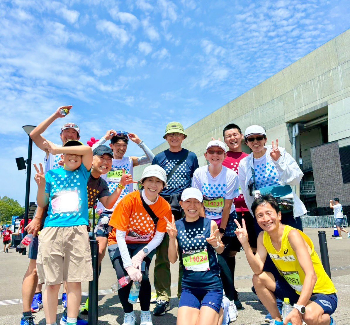 SnowlightMusic's tweet photo. ⭐️７／５初エスコンマラソン！ 

初めてマラソン大会にエントリーして
３km完走しました〜😊
これからもランニング続けていきたいな✨

カレーショップエスの
【エスマラソン部】の仲間にも入れていただきました✨みんな笑顔が素敵😊

苦手克服できて嬉しい♪🏃‍♂️
走ることが好きになってきたよ💕

#ランナーと繋がりたい 

🍀ブログこうしん
https://t.co/OVenSrVpY8