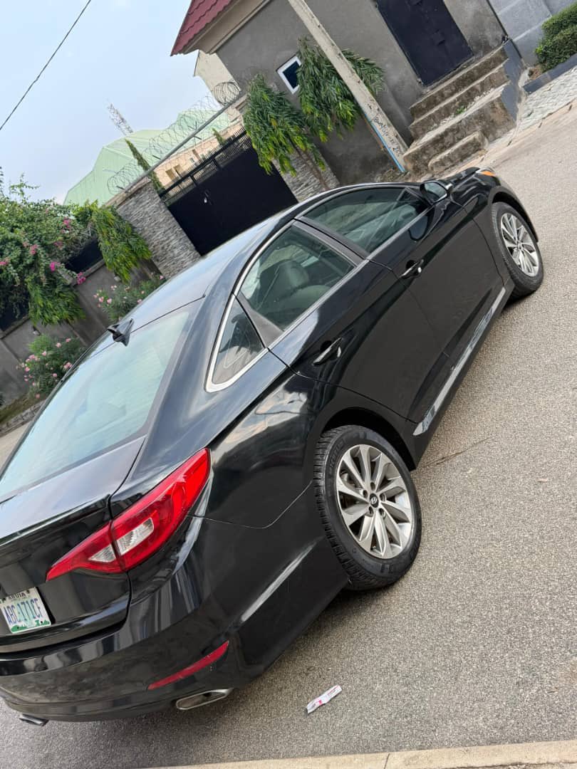gbox03's tweet photo. Distress sale!!! An extremely clean used Hyundai sonata 2016 model with verify duty paid in excellent condition 
ON WHEELS:::::
⭕key entry
⭕Heated/Ventilated seat 
⭕Reverse camera 
⭕6 cylinder engine 
⭕Duty✅
⭕Nationwide delivery 
💲Price:N8,800,000m
Abuja
08035400231 https://t.co/YXa8l6maif