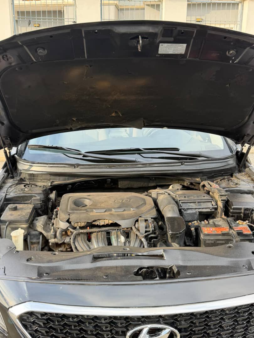 gbox03's tweet photo. Distress sale!!! An extremely clean used Hyundai sonata 2016 model with verify duty paid in excellent condition 
ON WHEELS:::::
⭕key entry
⭕Heated/Ventilated seat 
⭕Reverse camera 
⭕6 cylinder engine 
⭕Duty✅
⭕Nationwide delivery 
💲Price:N8,800,000m
Abuja
08035400231 https://t.co/YXa8l6maif