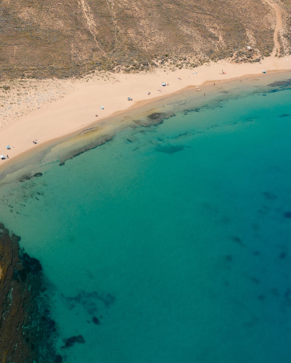 DiscoverGRcom's tweet photo. This is the relaxing side of Mykonos most people walk past in July. 💙

Everyone knows the loud side. But the best beaches in Mykonos are the calm ones and there are more than you'd think. 

🌞The trick: go before 9am in the morning or after 5 in the afternoon. Same Mykonos beaches, half the people, none of the midday heat.