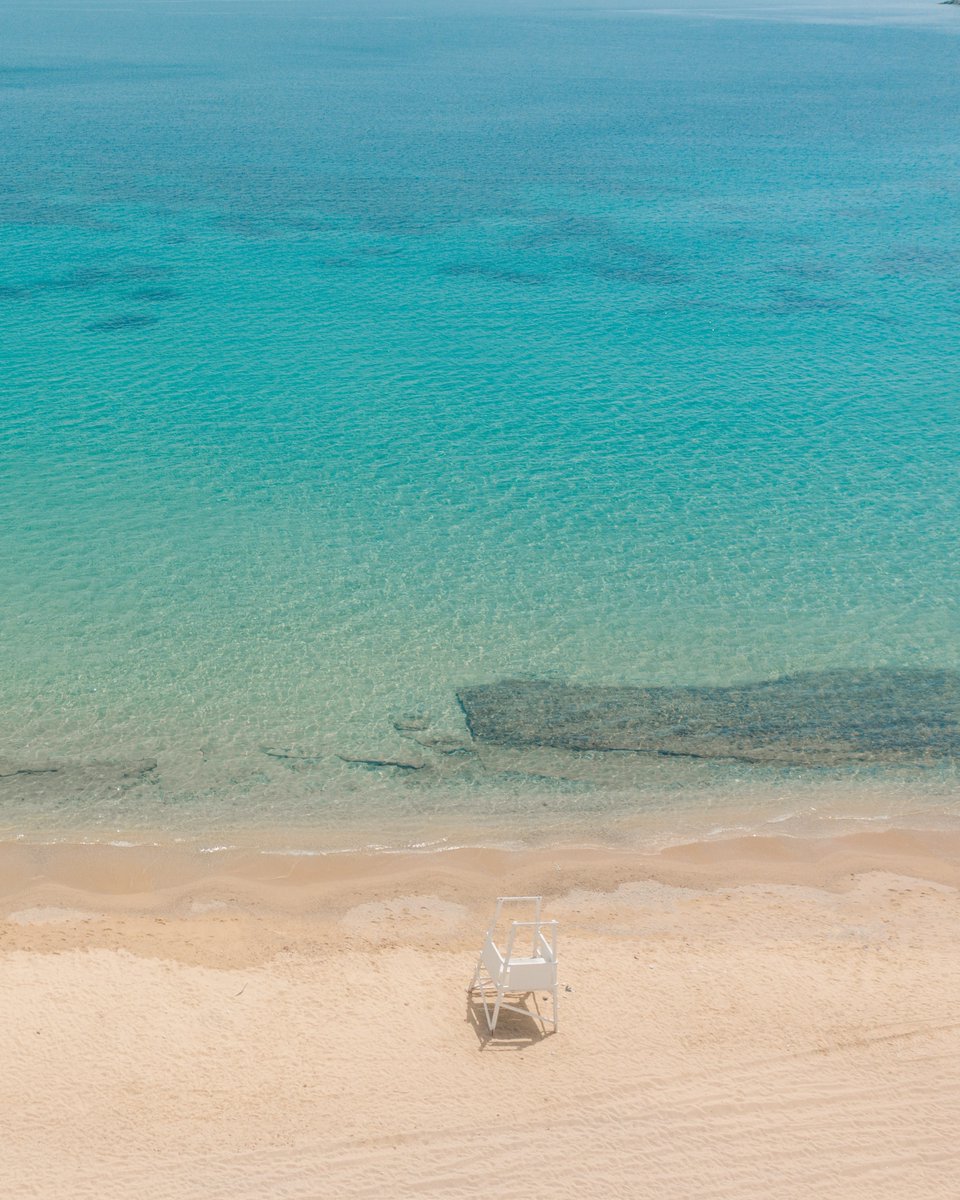 DiscoverGRcom's tweet photo. This is the relaxing side of Mykonos most people walk past in July. 💙

Everyone knows the loud side. But the best beaches in Mykonos are the calm ones and there are more than you'd think. 

🌞The trick: go before 9am in the morning or after 5 in the afternoon. Same Mykonos beaches, half the people, none of the midday heat.