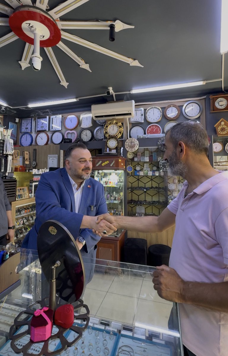 Behadir's tweet photo. Adımlarımız sokaklarda, gönlümüz hemşehrilerimizle…

Bugün yine esnafımızın kapısını çaldık. İçten karşılamaları, samimi sohbetleri ve güzel temennileri için her birine teşekkür ediyorum. https://t.co/7ARGwf7YEq