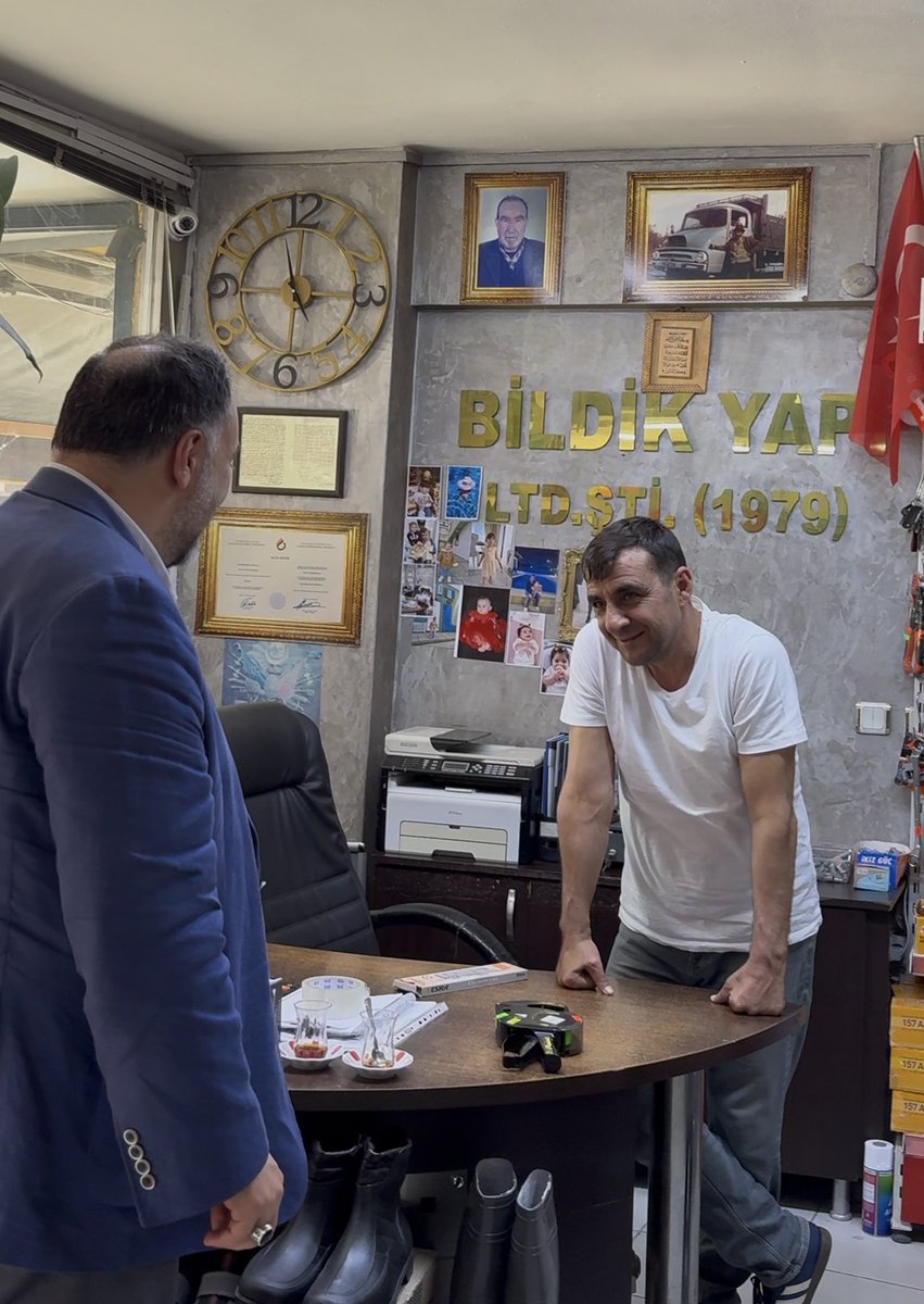 Behadir's tweet photo. Adımlarımız sokaklarda, gönlümüz hemşehrilerimizle…

Bugün yine esnafımızın kapısını çaldık. İçten karşılamaları, samimi sohbetleri ve güzel temennileri için her birine teşekkür ediyorum. https://t.co/7ARGwf7YEq