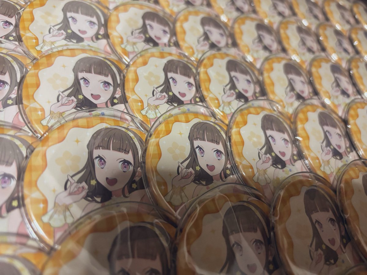 shio00010's tweet photo. 今、過去、未来の三原色､徒町小鈴ちゃんA3痛バ完成しました🌟

105期の締めくくりをこの楽曲衣装の痛バで終えて大満足です。

Bloom Garden Party最高の思い出を作っていこうね💛

#蓮ノ空痛バ部 https://t.co/lcgoA4uOPH
