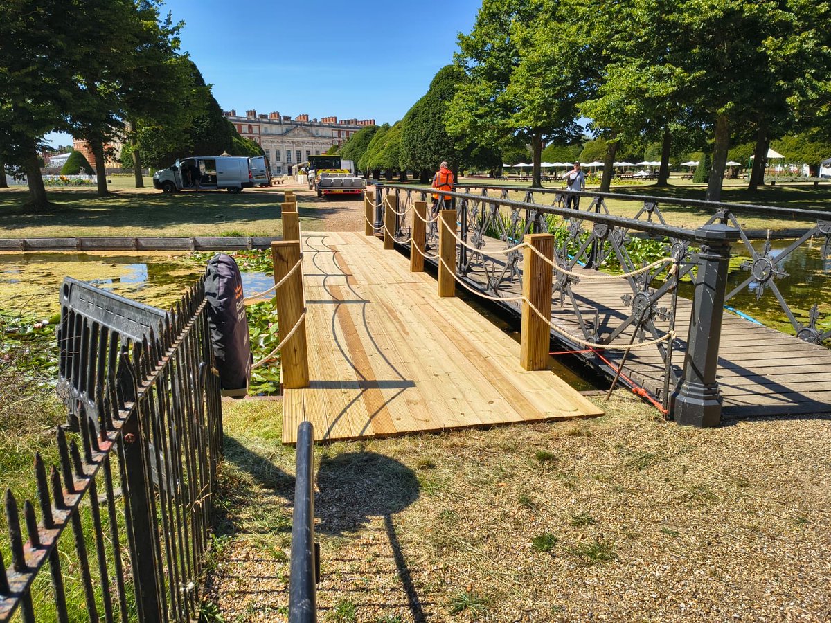 floatingpontoon's tweet photo. We’ve been at Hampton Court Palace this weekend, where our team installed a decked pedestrian access bridge for the first ever Rest is History Festival. #pontoon #bridge #events #access https://t.co/NrylbwzUT2