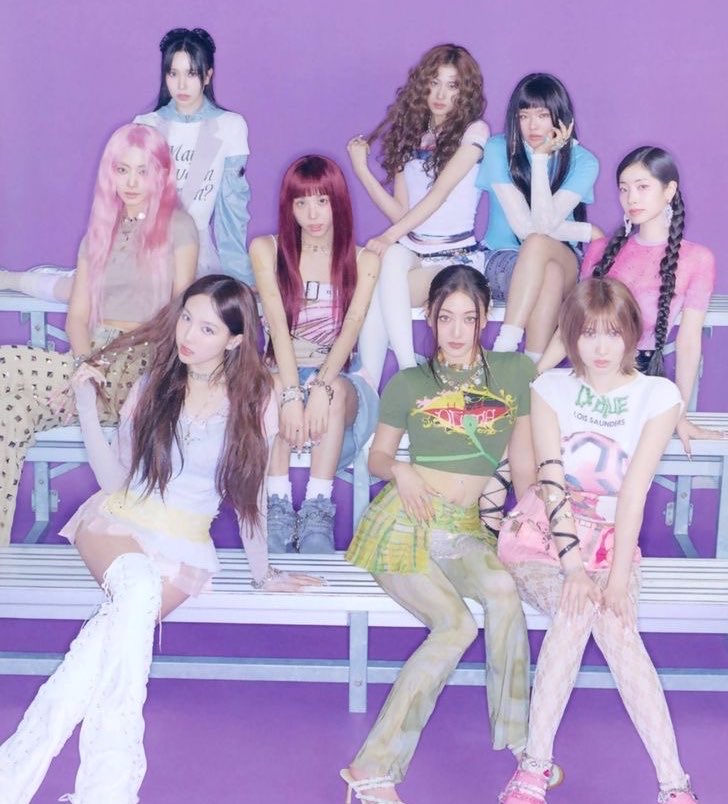 rvchartsonly's tweet photo. . @RVsmtown now joins TWICE as the ONLY girl groups to have more than 10 albums surpass 100 million streams on Melon, South Korea’s largest music streaming platform.

Red Velvet has 11 albums to achieve this milestone, while TWICE has 12. https://t.co/ktwiDJJwJP