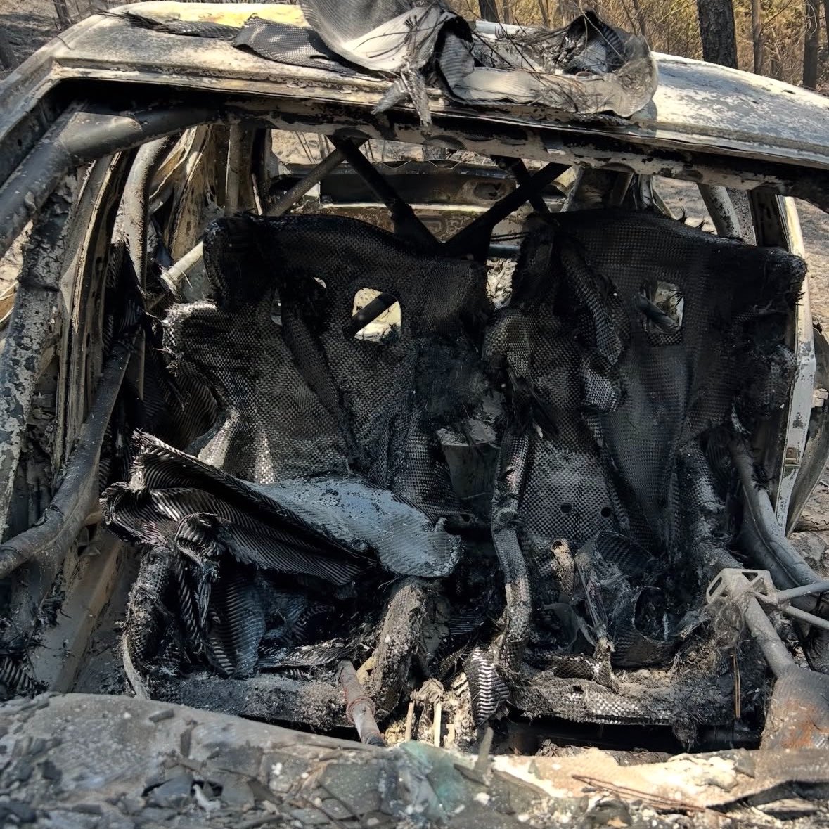 rallycast_'s tweet photo. Estremecedora la historia que cuenta Álvaro Muñiz de su accidente en el Rias Baixas, teniendo que sacar a Néstor Casal del coche, con el fuego comenzando. 

Su mayor victoria. 

Ánimo a todo el equipo y a dos grandes tipos como son Álvaro y Néstor. https://t.co/FoHDx2F4Zd