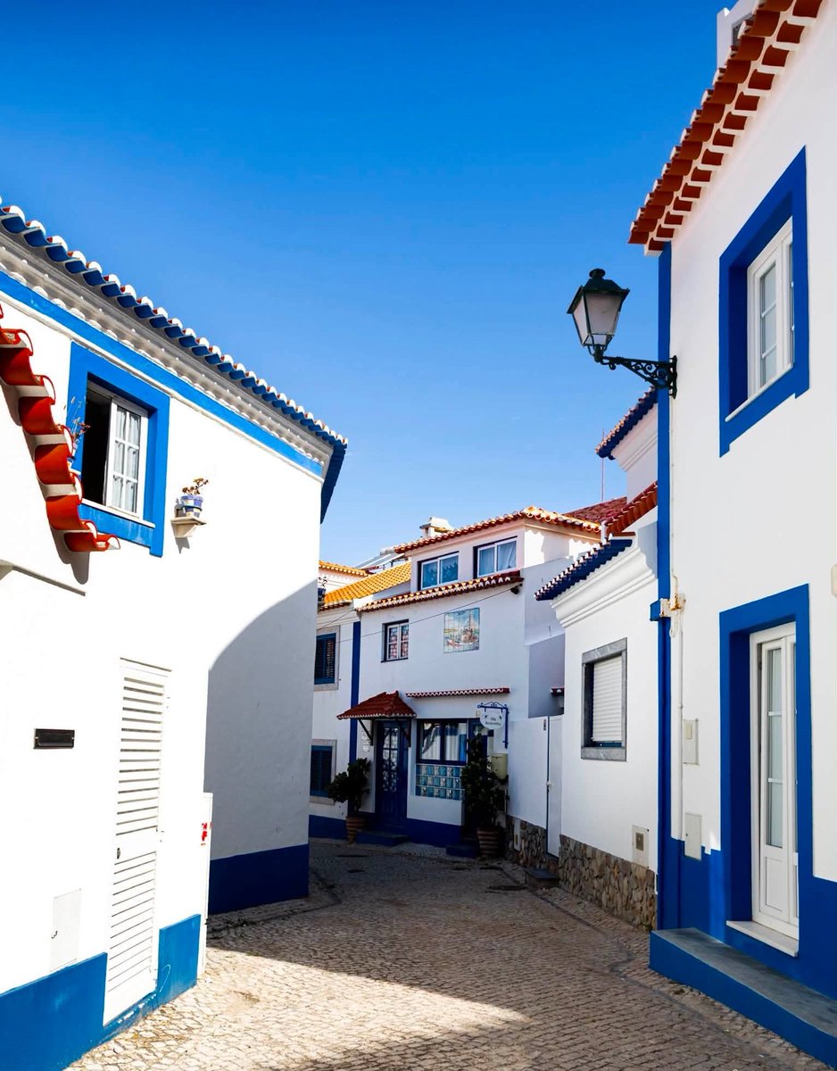 alentejo_1970's tweet photo. Linda #Ericeira para vos refrescar um pouco! 🌊 https://t.co/ArWTRKxYcO