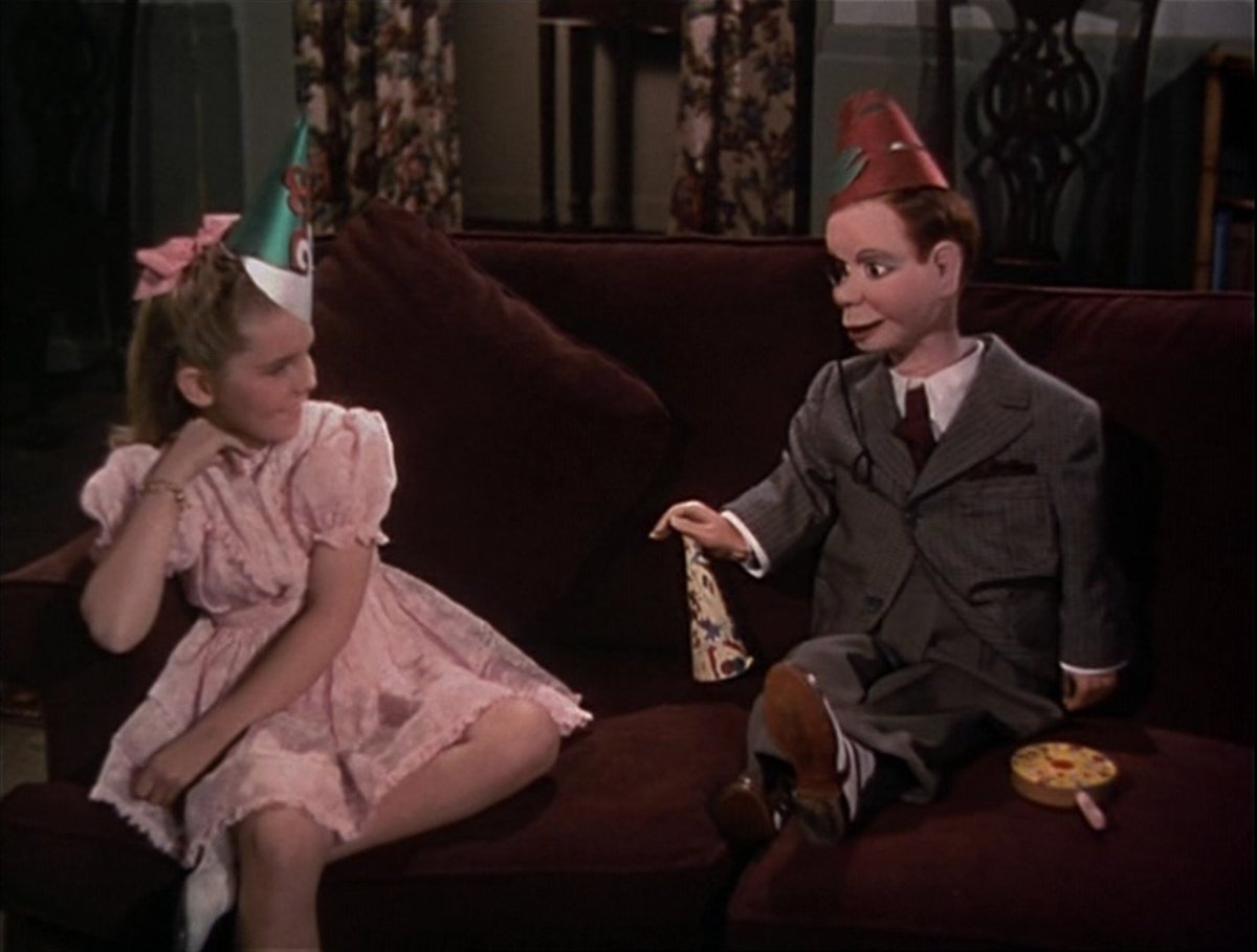 Disney_Wiki's tweet photo. Happy Birthday, to the late Luana Patten
For Disney, she portrayed Ginny Favers in #SongOfTheSouth, herself in #FunAndFancyFree and the "Pecos Bill" segment of #MelodyTime, Tildy in #SoDearToMyHeart, Priscilla Lapham in #JohnnyTremain and Nora White #FollowMeBoys! https://t.co/YCyLJygwWX