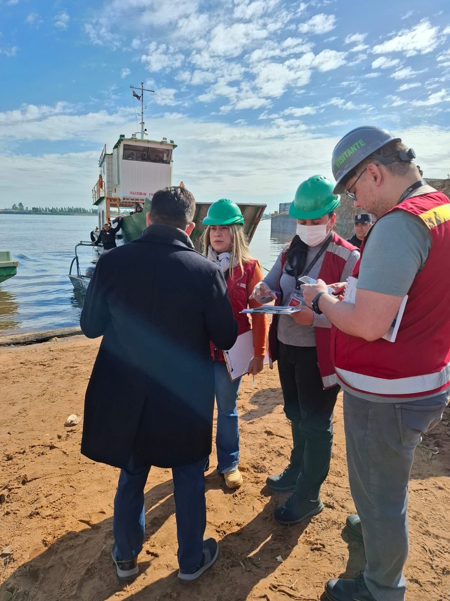 ParaguayTVHD's tweet photo. Los equipos técnicos del #MTESS se encuentran verificando las condiciones en que se desarrollaban las labores, el cumplimiento de la normativa laboral y de seguridad y salud en el trabajo, así como la situación laboral de las víctimas. https://t.co/DcdCR355jm