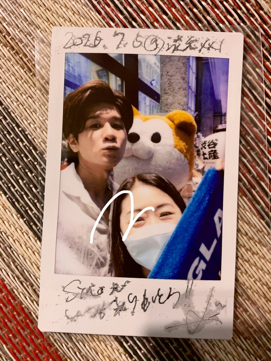 昨日のチェキ。#渋谷XXI はハチ公のぬいぐるみが沢山あって、その前で