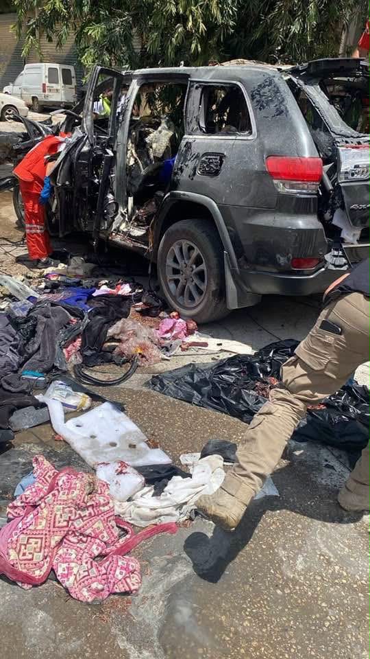 HadiHtt's tweet photo. Israeli terrorists just massacred a family in Nabatieh! A woman with her husband and a foreign home maid were targeted by 2 drone strikes and murdered. They are from my village Doweir.
This is another very sad day, and another very ugly war crime. https://t.co/phZKLJhFrD