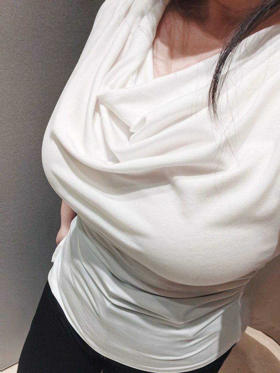 111119cb's tweet photo. 我真的离不开x上男人们的私信羞辱，能不能不要f我的号好🥹，一天不上x露出浑身难受 #大奶 #骚货 #母狗日记 https://t.co/yE4JmSC3tk