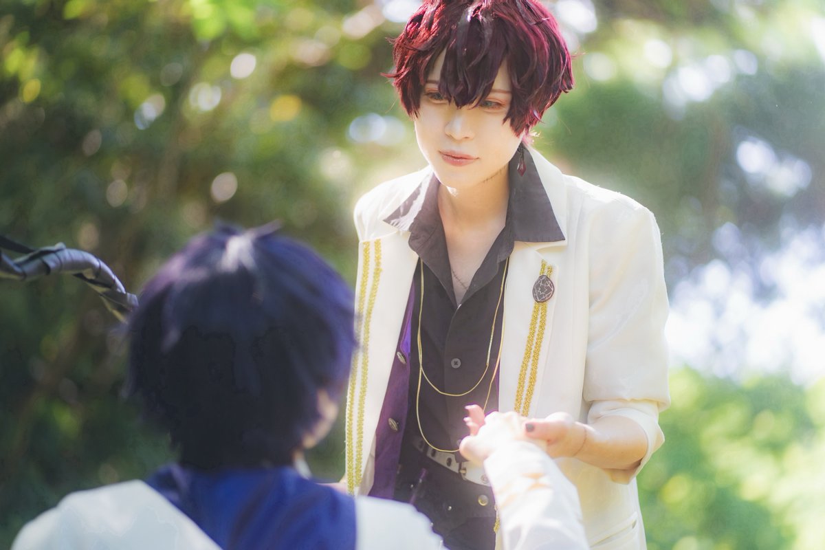 kurotamaxxx's tweet photo. ［cosplay］
mhyk

「賢者様、こんな所にいたんですか？
さっさと行きますよ。」

ミスラ/魔法使いの約束
賢者@kiiinacos 
写真@yano___camera 
#まほやく_cos https://t.co/F7SKzyvzFv