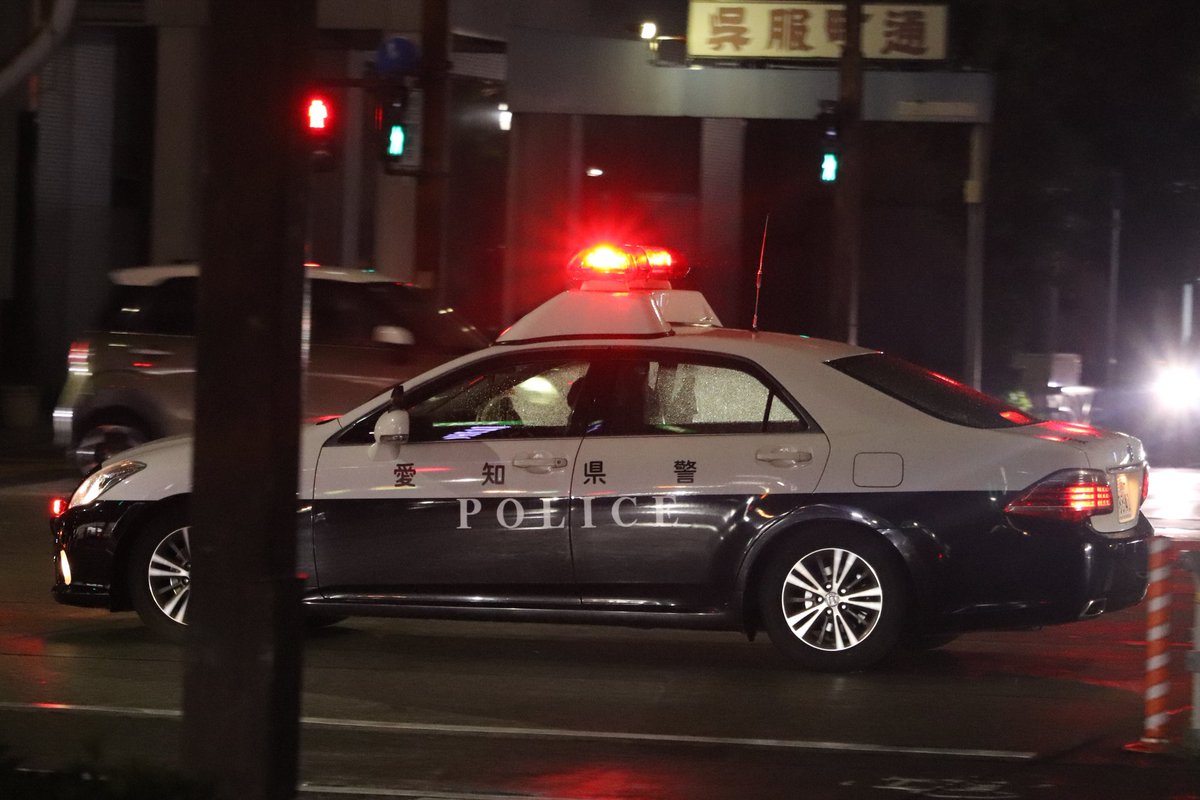 KiT_Emergency's tweet photo. 愛知県警察 中警察署(？)
200系クラウン 無線警ら車

栄地区付近を警戒しておりましたが、対空が消されていたため明確な所属は不明のまま...。

P.S.
無計画のまま下道で1日600km運転したのは流石にミスった。 https://t.co/R7mBZk9Yz4