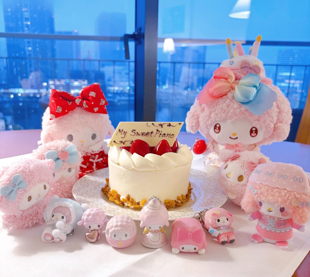 anmt_koot's tweet photo. ぴあのちゃんお誕生日おめでとう🐑🎀🍓
1年に1度の優しくて可愛い日です🥺
今日はぴぅろでお祝い出来て良かった(；；)
これからもぱめは心の支えだしぱめはぱめであって1番大好き🥹
沢山の可愛いをくれる天才おめでとう🐑🎀 https://t.co/u0Xma7EQbV