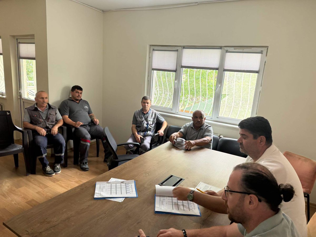 recepdere78's tweet photo. GÜVEN SİTESİ - YAPRACIK TOKİ  7. ETAP SİTE YÖNETİMİ ( BİNA GÖREVLİLERİ) ÜYELERMİZİ ZİYARET ETTİK…

Hak-İş Konfederasyonu ve Hizmet-İş Sendikası Genel Başkanımız SAYIN MAHMUT ARSLAN Başkanımız ve Yönetim Kurulu Üyelerimizin selamlarını ilettik. https://t.co/Q2peIJSVse