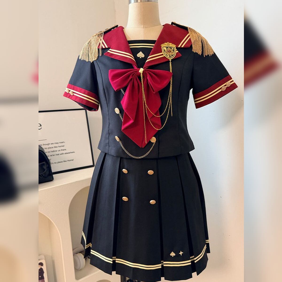 Maidens_Reve's tweet photo. 💕Maiden's Rêve
    プレゼントキャンペーン°˖✧

🎁サイドケープ軍服セーラー服セットアップ🎁
https://t.co/ckIOrmqrDk

🎀参加条件🎀
→@Maidens_Reveをフォロー
→このツイートをRT

🎀締め切り🎀
　8月6日

❣ご希望のサイズをコメント/引用RTで当選確率アップ❣ https://t.co/1iZ26MEyvX