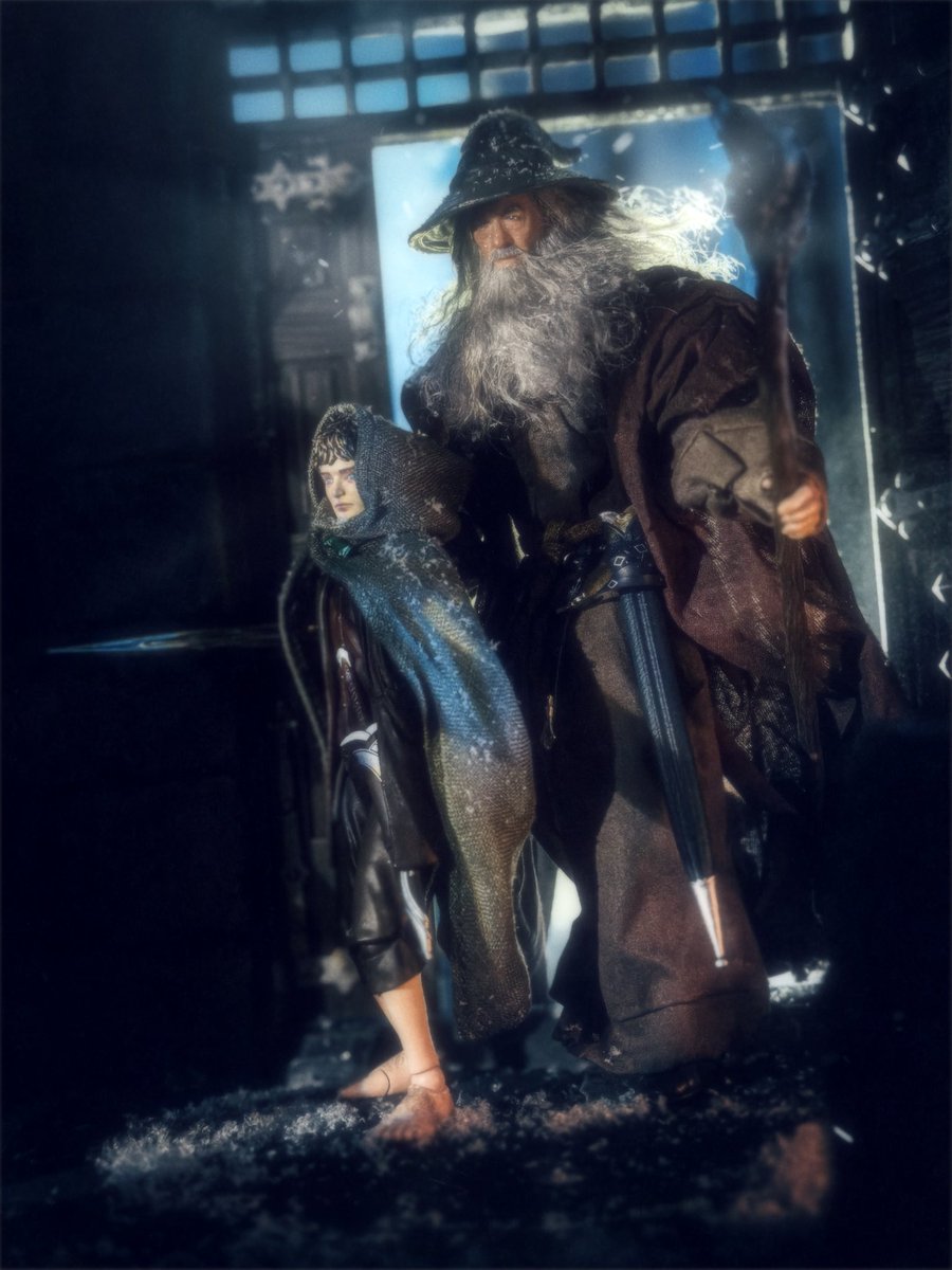 toyetic40s's tweet photo. “All we have to decide is what to do with the time that is given us.”
#TheGreyWizard #HellcatStudios #Frodo #ShFiguarts https://t.co/5xWs9sJjS7