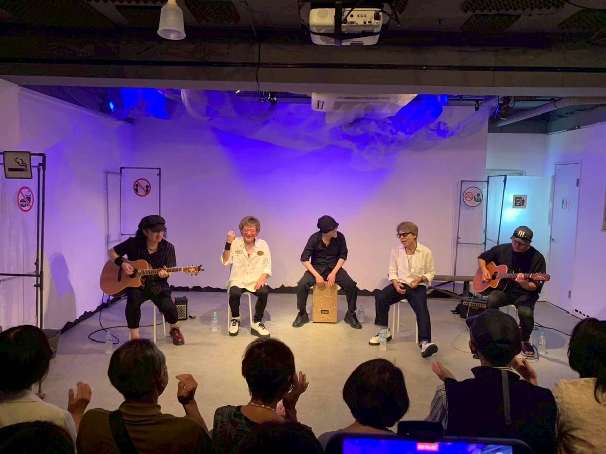 no1bu1no2bu2glf's tweet photo. 先日ミニライブを観て下さった皆様ありがとうごさいました。このような機会を与えてくださった劇団ゴラクザの皆様ありがとうございました🙇🏻劇に感激し演奏までさせていただき、また音楽やってて良かったと思える日が過ごせて幸せです😁また宜しくお願い致します
#劇団ゴラクザ #baysidekid #shinobu https://t.co/kq2yzGYNQw