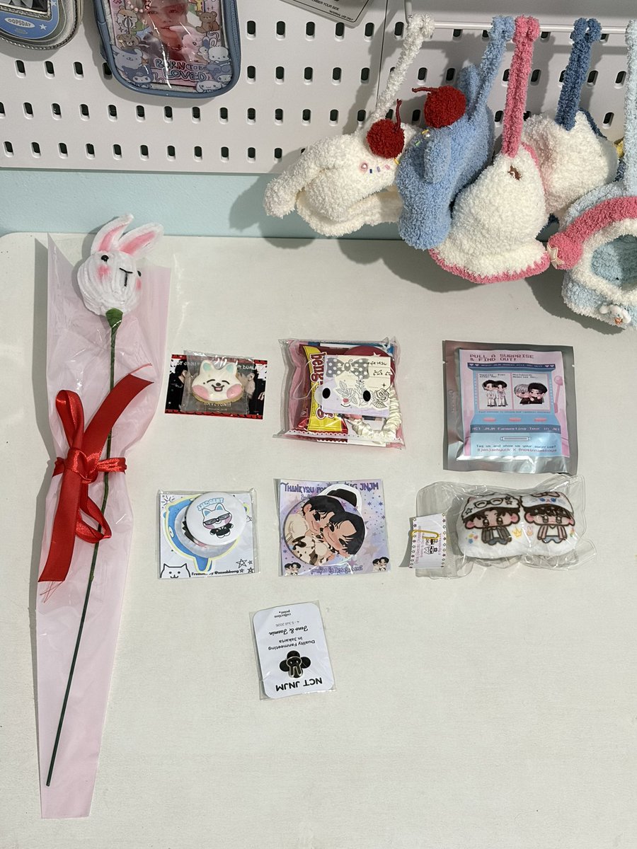 daysofreve's tweet photo. Terima kasih banyaak atas freebies22 lucunyaa🫶🏻🫶🏻🫶🏻 @nanaumo4e
@chocosqueen_ @pinkkinana @jenojaemni @sasabbong @jenjaehyuck @nominnaekkoya @yutawife1426 @heliophile_0606  @sleepyrin13 @jenoandjeni &amp; yg gaada akun twitternya huhu terima kasiih<3333 https://t.co/xU4BhBZpao
