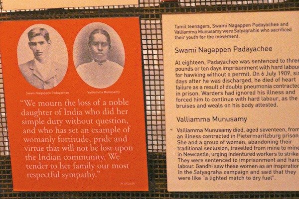 draramadoss's tweet photo. நாகப்பன் படையாட்சி 117-ஆவது நினைவு நாள்! 

மகாத்மா காந்தியின் சத்தியாகிரகப் போராட்டத்தில் உயிர்நீத்த முதல் தியாகியின் நினைவை போற்றுவோம்!

1906ஆம் ஆண்டு டிரான்சுவால் காலனி அரசு (தற்போது தென் ஆப்பிரிக்கா) அங்கு வாழ்ந்த இந்தியர்கள் தமது பெயரை அரசிடம் பதிவு செய்துகொள்வதை கட்டாயமாக்கும் ஏசியாடிக் பதிவு சட்டத்தை கொண்டுவந்தது. இச்சட்டம் இந்தியர்களை துன்புறுத்துவதாகவும் கண்ணியத்தை குலைப்பதாகவும் இருப்பதாகக் கூறிய மகாத்மா காந்தி, இந்தியர்கள் அதனை எதிர்க்க அழைப்பு விடுத்தார். அதை ஏற்று ஏசியாடிக் பதிவு சட்டத்தை எதிர்த்து போராடிய நாகப்பன் படையாட்சி 1909 ஆம் ஆண்டு ஜூன் மாதம் 21 ஆம் நாள் கைது செய்யப்பட்டு 10 நாட்கள் சிறையில் அடைக்கப்பட்டார். சிறையில் சித்திரவதைகளுக்கு உள்ளாக்கப்பட்ட அவர், விடுதலையான ஆறாம் நாள், ஜூலை 6-ஆம் தேதி உயிரிழந்தார். 

சத்தியாகிரகப் போராட்டத்தில் உயிர்நீத்த முதல் தியாகி நாகப்பன் படையாட்சியின் வீரமரணம் மகாத்மா காந்தியின் மனதில் ஆழமான பாதிப்பை ஏற்படுத்தியது. அதன்பின் வெவ்வேறு காலகட்டங்களில் தமது மகன் சிறை சென்றதையும், தமது சகோதரர் இறந்ததையும் சுட்டிக்காட்டிய காந்தியடிகள், எனினும் நாகப்பன் படையாட்சியின் உயிரிழப்பு ஏற்படுத்திய வலியுடன் ஒப்பிடும்போது இவை பெரிதல்ல என்று கூறினார். நாகப்பன் படையாட்சியின் தியாகத்தை வாய்ப்பு கிடைக்கும் இடங்களில் எல்லாம் பதிவு செய்த காந்தியடிகள், 1914ஆம் ஆண்டு ஜூலை 15ஆம் நாள், தென் ஆப்பிரிக்காவிலிருந்து இந்தியா திரும்பும் முன் தமது கடைசி நிகழ்ச்சியாக ஜொகனஸ்பர்க் நகரின் பிராம்ஃபோன்டெய்ன் கல்லறைத் தோட்டத்தில் நாகப்பன் படையாட்சியின் நினைவிடத்தை திறந்துவைத்தார்.  

மயிலாடுதுறையில் அமைக்கப்பட்டுள்ள நாகப்பன் படையாட்சியின் திருவுருவ சிலைக்கு இன்று பாமக பொதுச்செயலாளார் வடிவேல் இராவணன், மயிலாடுதுறை மாவட்ட செயலாளர் சித்தமல்லி பழனிசாமி உள்ளிட்ட பாமகவினர் மாலை அணிவித்து மரியாதை செய்தனர்.

நாகப்பன் படையாட்சியின் 117-ஆவது நினைவு நாளில் அவரது தியாகத்தை போற்றுவோம்.