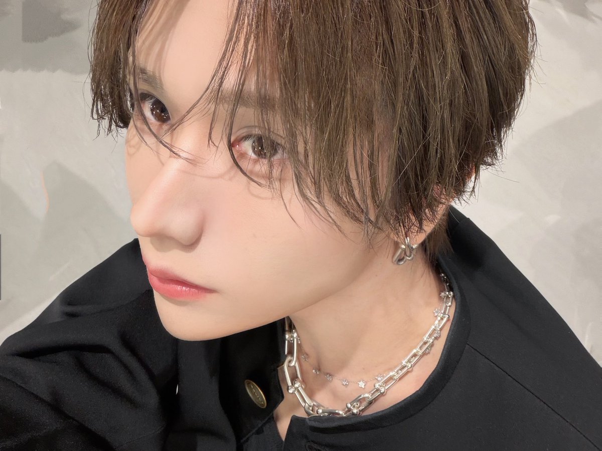 uto_lvsk's tweet photo. 学ラン似合うー？💭✊🏻 https://t.co/iXcXlQ3rTN
