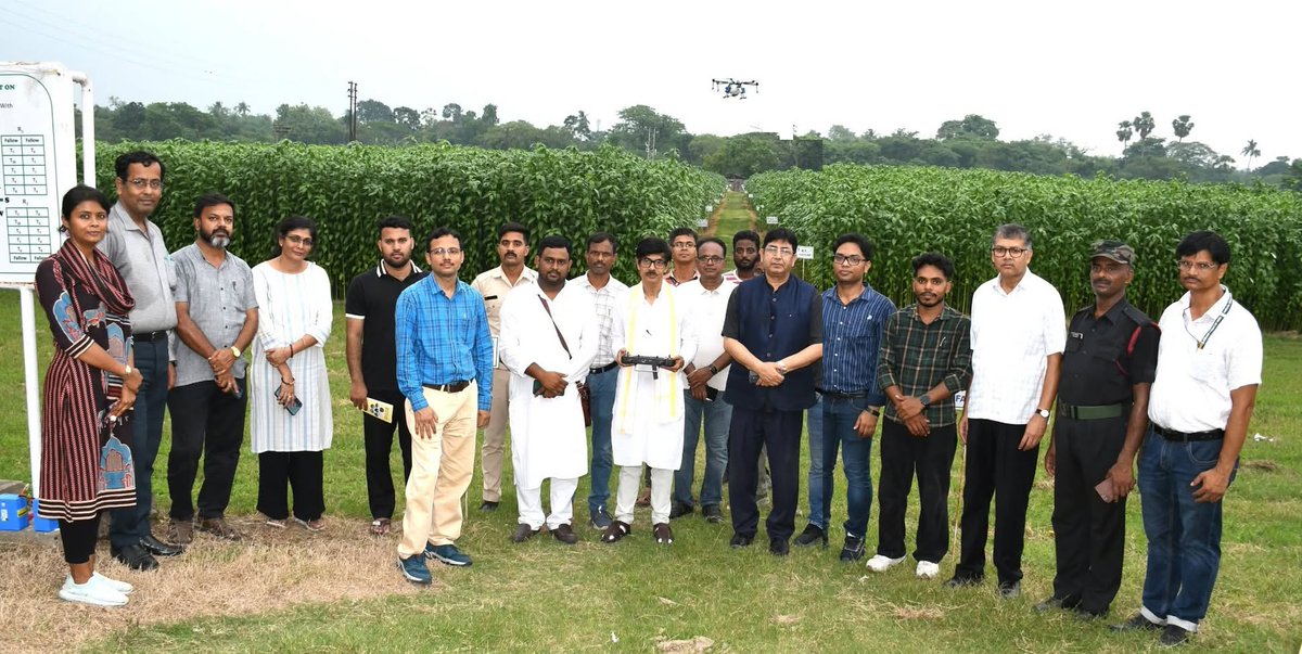 ICAR_CRIJAF's tweet photo. ICAR-CRIJAF Organizes Krishak Sabha/Khet Bachao Abhiyaan to Promote Sustainable Farming and Jute Entrepreneurship on 18.06.26
#KhetBachaoAbhiyan #ICAR #BalancedFertiliserUse #CRIJAF #KrishakSabha #SustainableAgriculture #AgriDrone #GreenManuring #BioFertilizers #womenempowerment https://t.co/3gW1UJKuYo