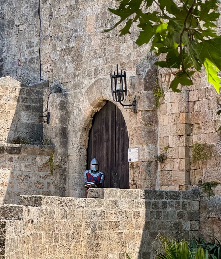 munzev__'s tweet photo. herkesin aklına o şarkı geldi mi.. https://t.co/FtDBRjZkRo
