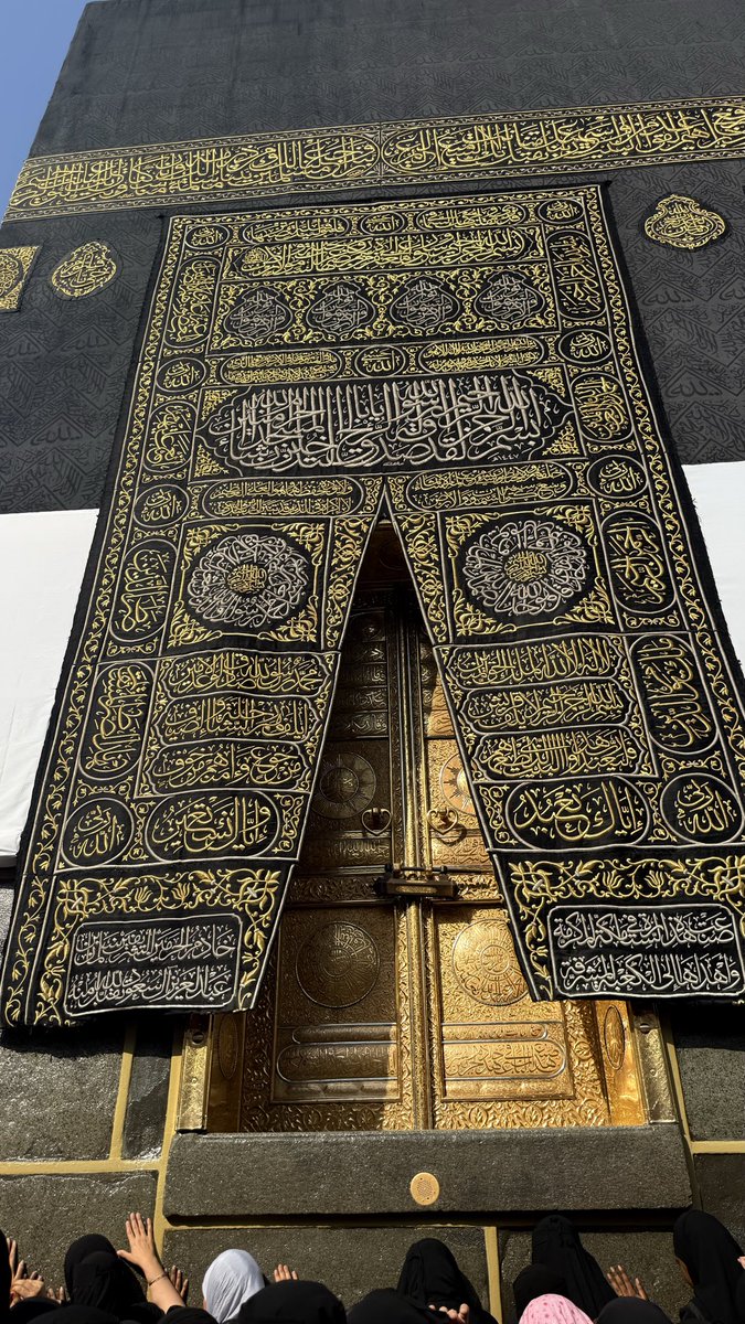 0535_ranem's tweet photo. #_الحمدلله_عمره_مقبولة 
اللهم احفظلي اُمي 🤍 https://t.co/tLJhMxgNwD