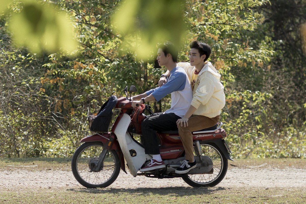 awanattaww's tweet photo. pastikan orang yang bersamamu di mobil hari ini adalah.. orang yang sama dengan orang yang kamu ajak first date pake motor temanmu itu 🥺🥺 https://t.co/ubRufajGIc