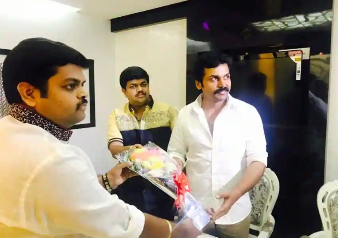 MrBatman077's tweet photo. Tirunelveli Ram Cinemas Theatre owner 😳 https://t.co/sRUFqIhv9V