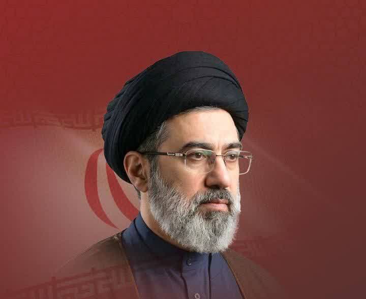 Gholami791's tweet photo. این مراسم عظیم، تنها بدرقه رهبرِ سفرکرده نبود،
بلکه همایش بیعت دوباره بود با امام سید مجتبی خامنه ‌ای، در امتدادِ همان راه.

#MartyrKhamenei
#WeMustRise
#یالثارات‌_الخامنه‌ای https://t.co/0ys1smk1FK