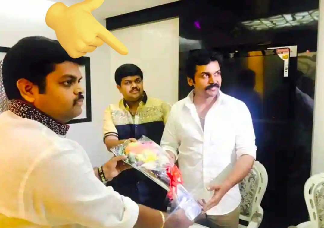 DPT_007's tweet photo. இந்த பேரத்தை பேசியது திருநெல்வேலி ராம் முத்துராம் சினிமா உரிமையாளர் " முத்துராமன்" 🤯

@RamCinemas https://t.co/NsCyy7AIs8