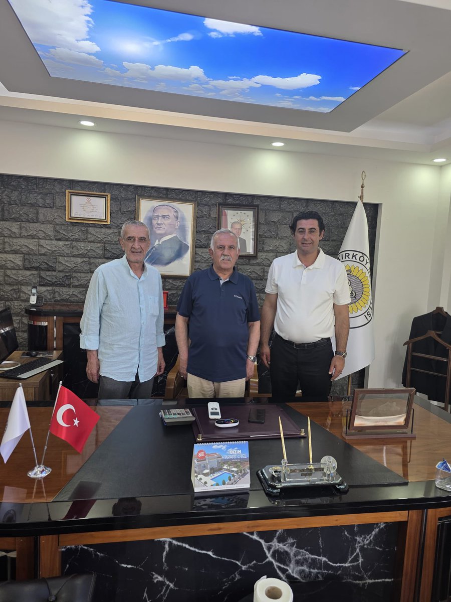 Rahmetullahmus's tweet photo. İstanbul’da ikamet eden çok değerli Muşlu iş insanı Sn.@CesimDemircin ve abisi Ömer Demircin bizleri Belediyede ziyarette bulundular.
Ziyaretlerinden duyduğum memnuniyeti ifade eder ve kendilerine çok çok teşekkür ederim. https://t.co/GrmVUUeqVo