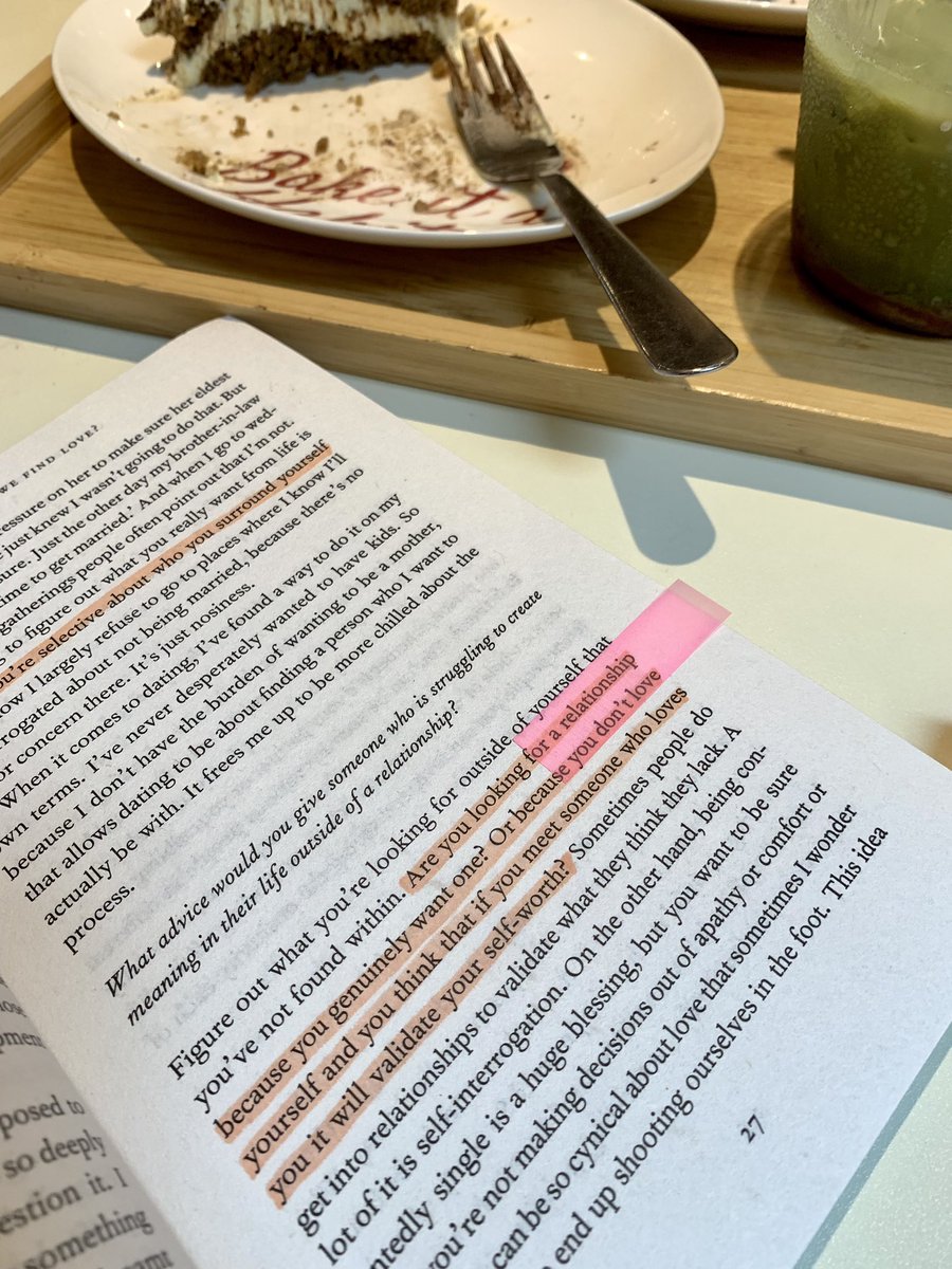 writtenbydeanne's tweet photo. today’s agenda: bandung, new book, and first time trying dubai chewy cookie ⭐️ https://t.co/gFi5jaYEKP